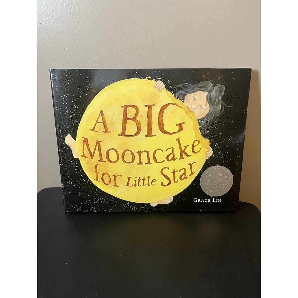 A‎ Big Mooncake for Little Star Caldecott Honor Book NEW